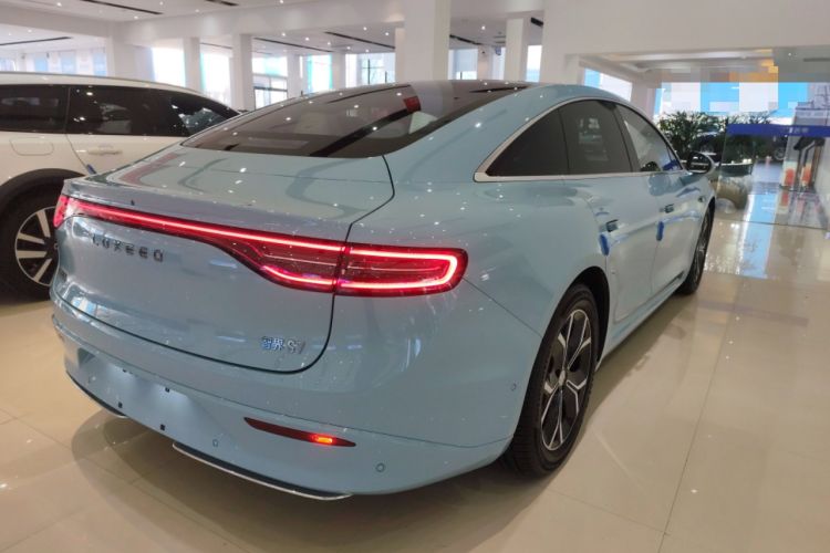 Used Hima Luxeed S7 2025 705 km Max
