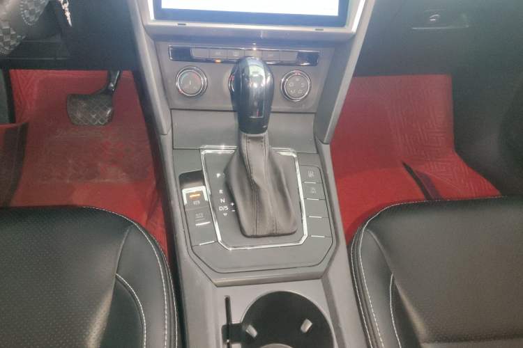 Used Volkswagen Lamando 2017 230TSI DSG Fashion Edition
