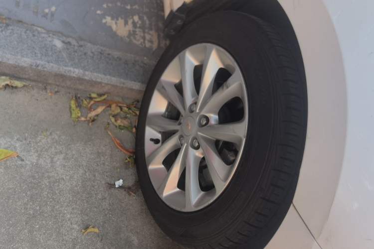 Used Chevrolet Cruze 2017 1.5L Automatic Pioneer Sunroof Edition
