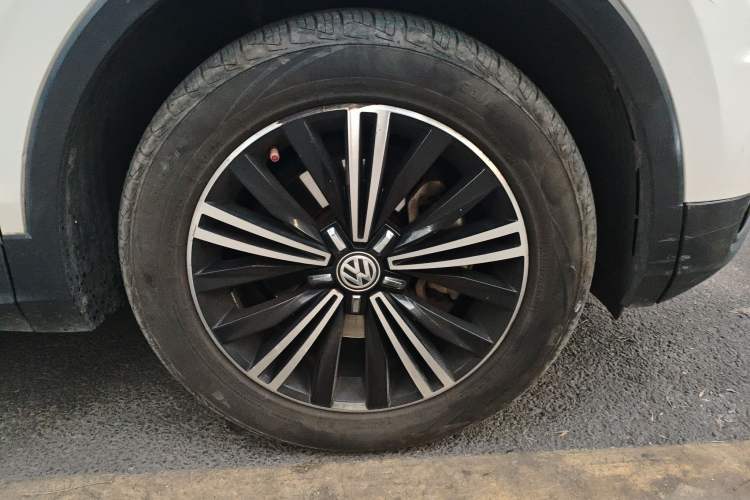 Used Volkswagen Tiguan L 2019 330TSI Automatic Two-Wheel Drive Luxury Edition China VI Standard
