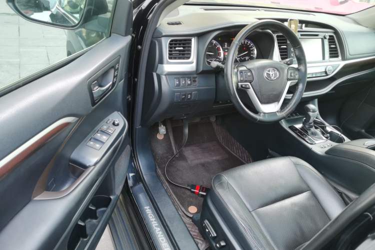 Used Toyota Highlander 2015 2.0T Four-Wheel Drive Ultimate Edition 7-Seater
