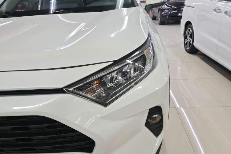 Used Toyota RAV4 2020 2.0L CVT Two-Wheel Drive Fashion PLUS Edition
