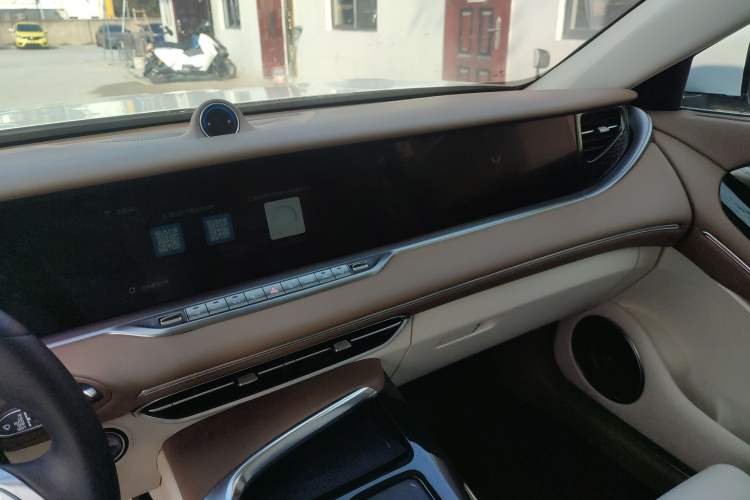 Used VOYAH FREE 2021 Four-Wheel Drive Standard All-Electric Exclusive Luxury Package
