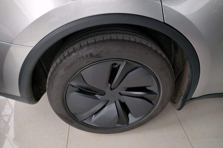 Used Tesla Model Y 2025 Rear-Wheel Drive First Edition
