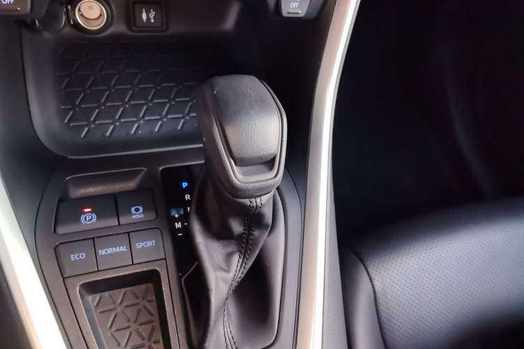 Used Toyota RAV4 2022 2.0L CVT Two-Wheel Drive Fashion Edition
