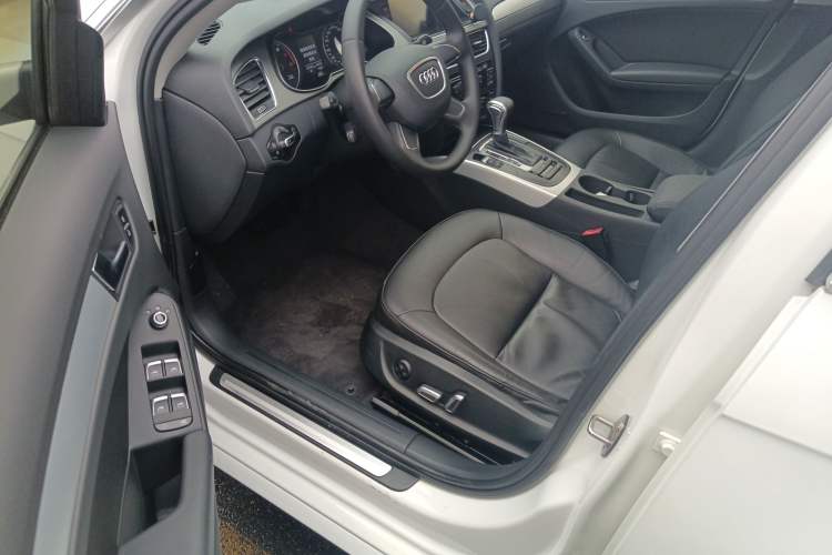 Used Audi A4L 2016 30 TFSI Collector's Edition Automatic Comfort Model