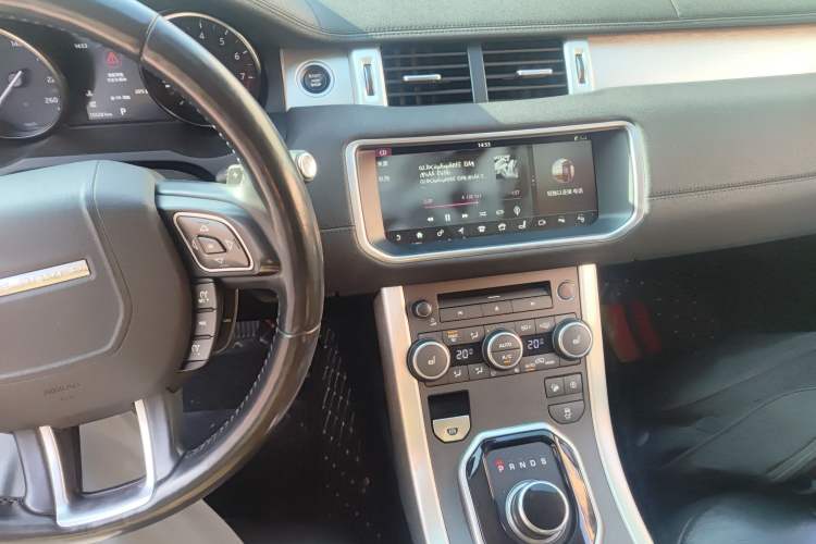 Used Land Rover Range Rover Evoque 2018 240 PS SE Smart Brilliance Edition
