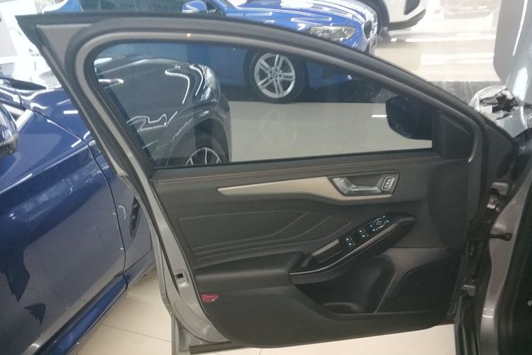 Used Ford Focus 2022 Sedan EcoBoost 180 Automatic Performance Edition
