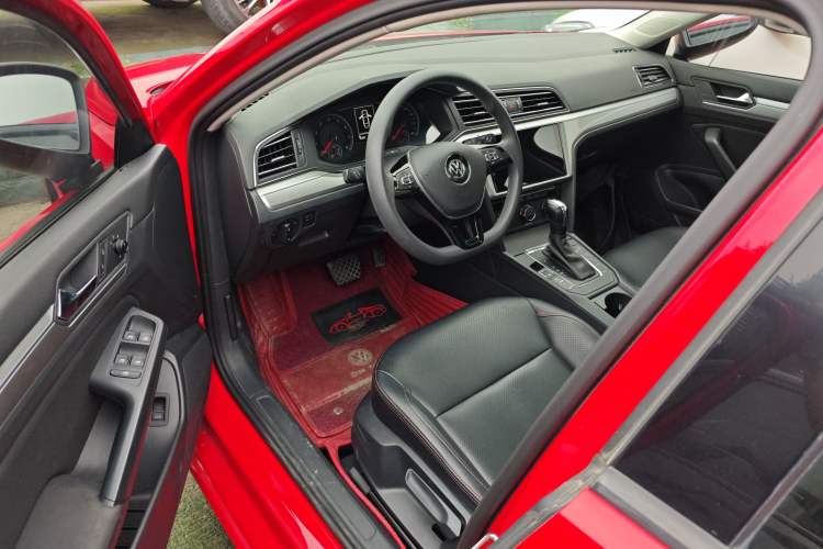 Used Volkswagen Lamando 2019 230TSI DSG Fashion Edition China V Standard
