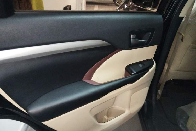 Used Toyota Highlander 2015 2.0T Four-Wheel Drive Elite Edition 7-Seater