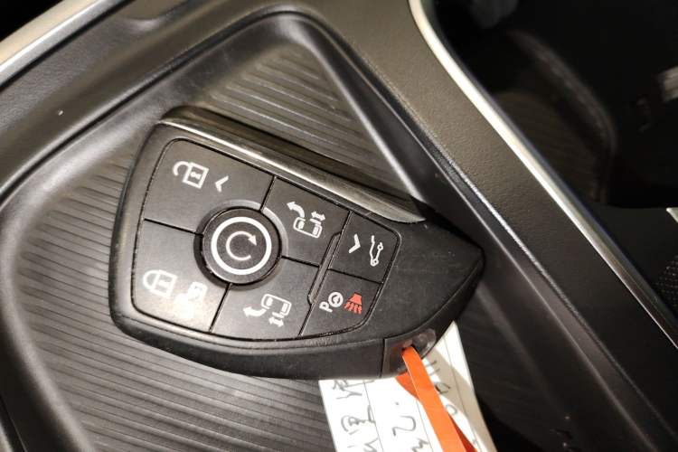 Used Buick Century 2023 2.0T Six-Seater Yinshi Edition
