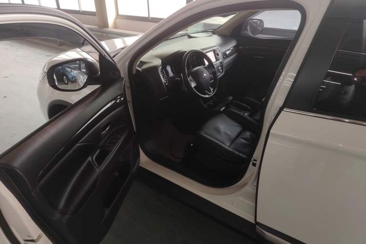 Used Mitsubishi Outlander 2016 2.4L 4x4 Elite Edition 5 Seats