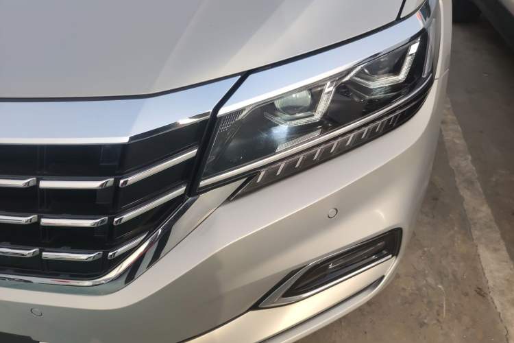 Used Volkswagen Passat 2020 330TSI Luxury Edition China VI
