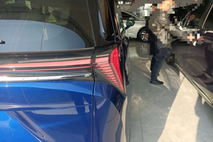 Used Buick GL8 New Energy 2024 Lu Zun Luxury Edition 7-Seater
