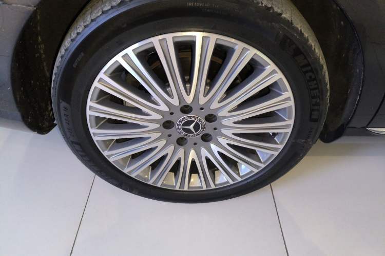 Used Mercedes-Benz E-Class 2022 Updated E 300 L Luxury Edition
