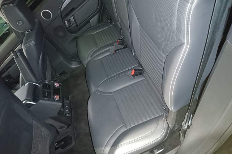 Used Land Rover Discovery 2023 360 PS R-Dynamic S
