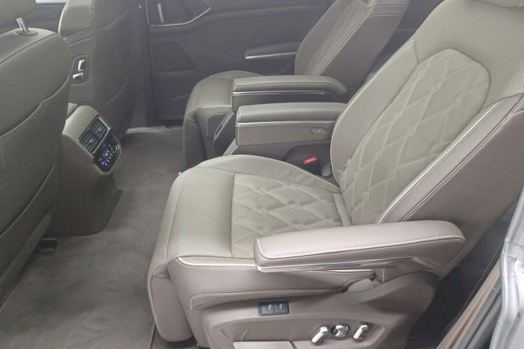 Used Volkswagen Viloran 2022 380TSI Prestige Edition
