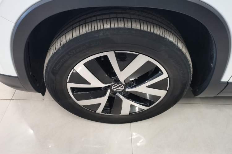 Used Volkswagen Tayron 2023 280TSI Two-Wheel-Drive Luxury Plus Advanced Version
