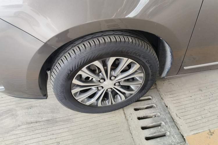 Used Buick GL8 2021 Land Cruiser Executive Class 652T Luxury Model