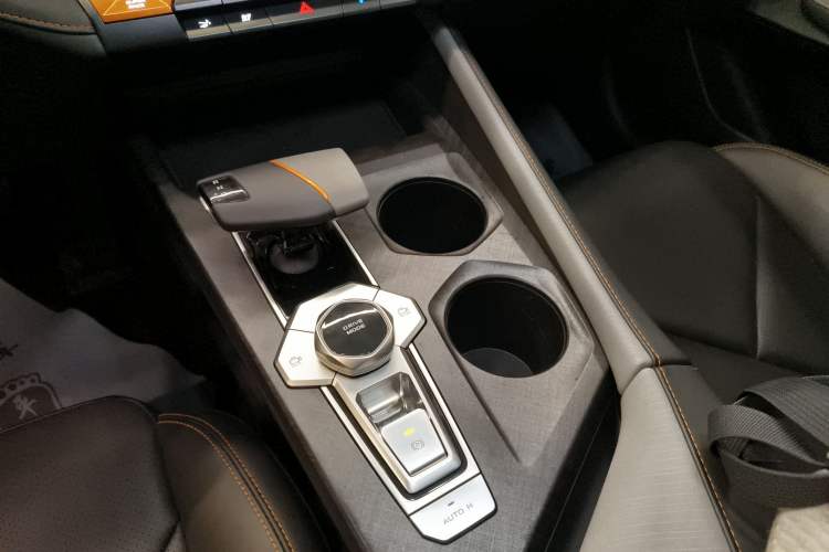 Used Changan UNI-V 2022 1.5T Prestige Version
