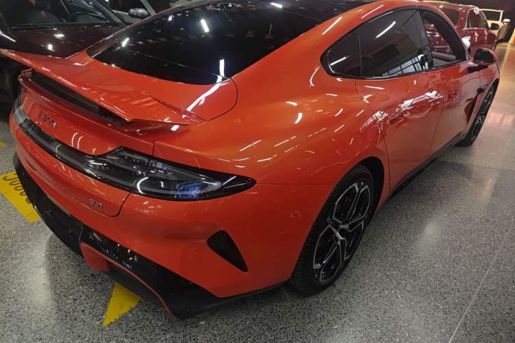 Used  SU7 2024 Rear-Drive Ultra-Long Range Advanced Pro-Level Intelligent Driving Version
