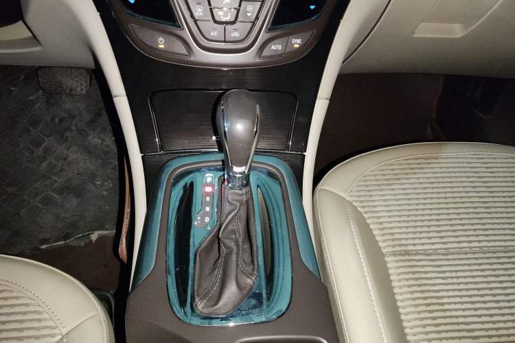 Used Buick Regal 2014 2.0L Leading Fashion Edition