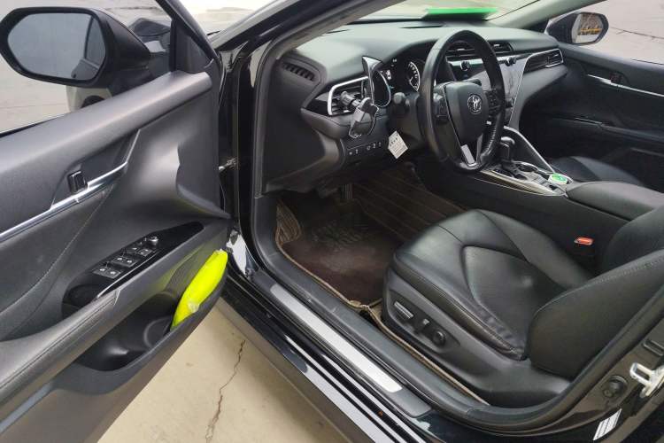 Used Toyota Camry 2019 2.5G Luxury Edition China VI Standard