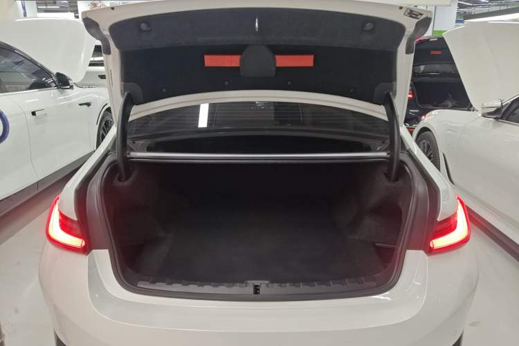 Used BMW i3 2022 eDrive 35 L
