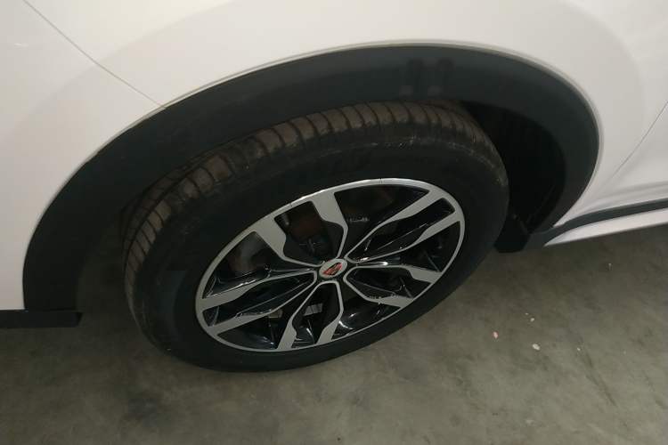 Used Roewe RX5 2016 20T Two-Wheel Drive Automatic Internet Smart Edition
