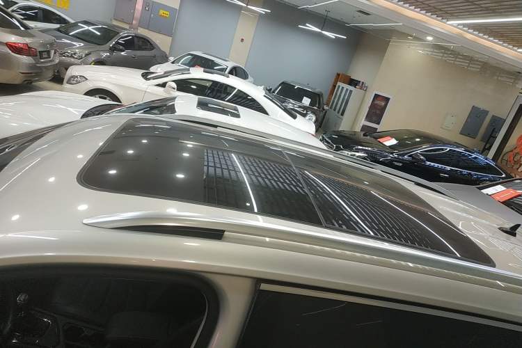 Used Volkswagen Tiguan L 2021 330TSI Automatic Two-Wheel Drive Smart Edition
