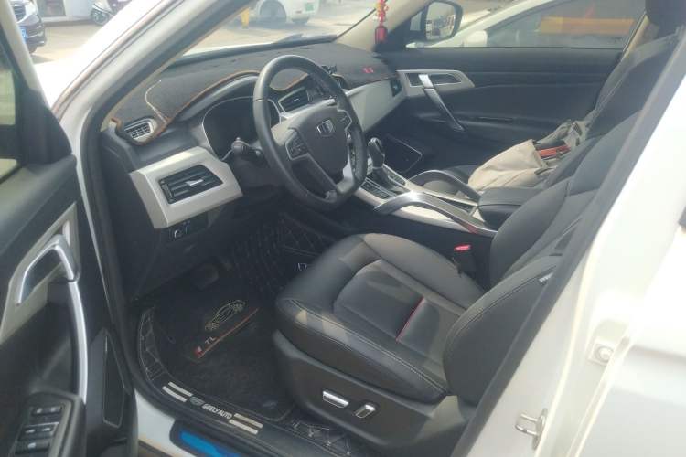 Used Geely Auto Emgrand X7 Sport 2018 1.8TD Automatic Two-Wheel Drive Smart Connect 4G Internet Edition
