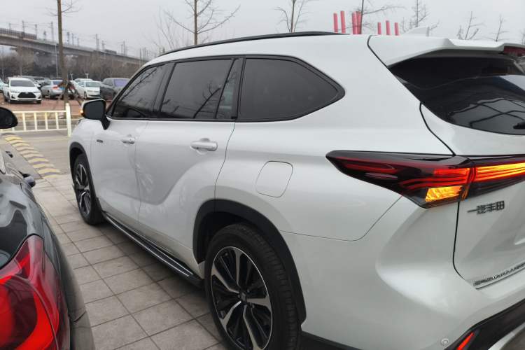 Used Toyota Crown Land Cruiser 2023 2.5L HEV Four-Wheel Drive Luxury Edition