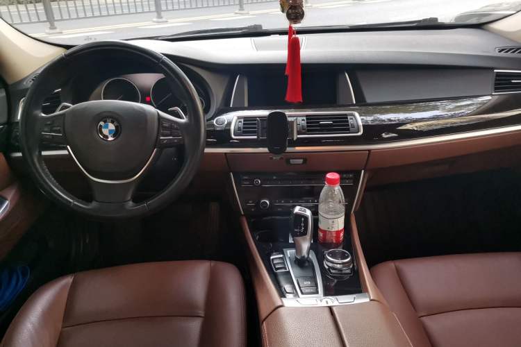 Used BMW 5 Series GT 2014 535i Leading Model
