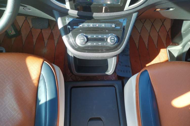 Used Mercedes-Benz Vito 2016 2.0T Business Edition
