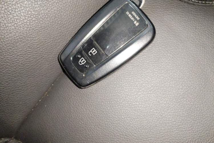 Used Toyota IZOA 2020 2.0L Yichi Version
