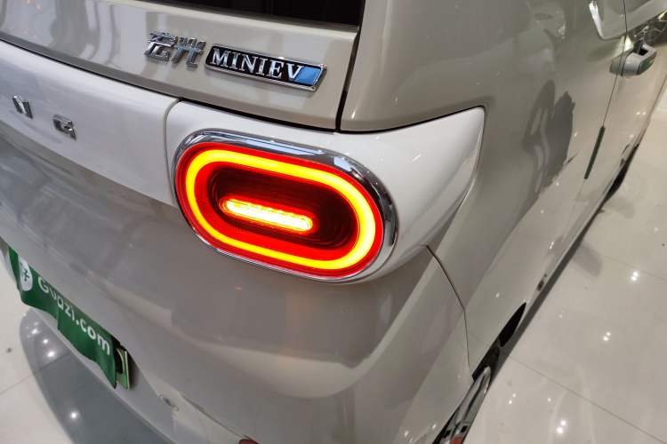 Used Wuling Hongguang MINIEV 2024 3rd Generation 215km Advanced Version
