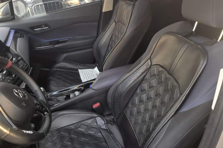 Used Toyota C-HR 2018 2.0L Leading with Sunroof China V Standard