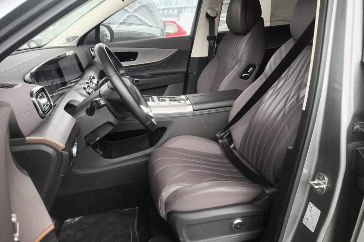 Used Chery Tiggo 9 C-DM 2025 1.5T 106KM Ultra-Comfort Edition 5 Seats Lithium-NMC
