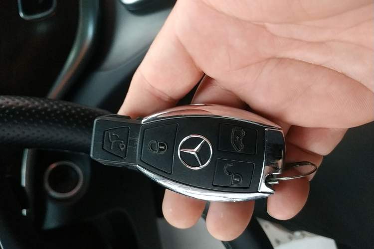 Used Mercedes-Benz V-Class 2021 V 260 Avantgarde Edition
