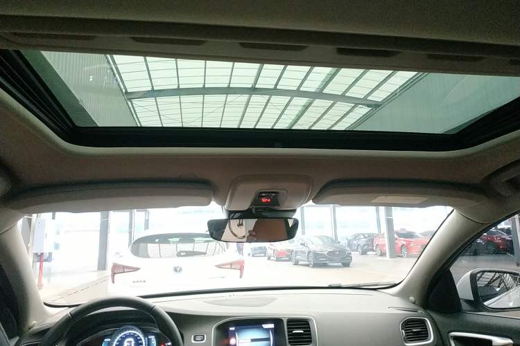 Used Volvo S60 2018 S60L T4 Smart & Ambitious Edition
