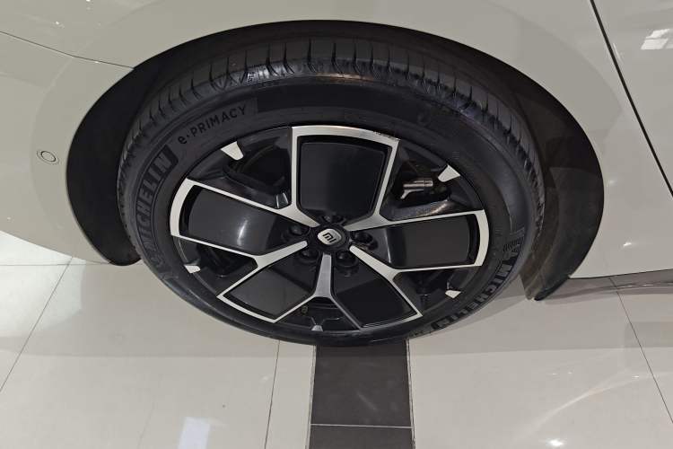 Used  SU7 2024 Rear-Drive Long-Range Intelligent Driving Version