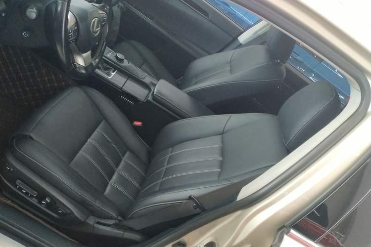 Used Lexus ES 2015 300h Comfort Edition
