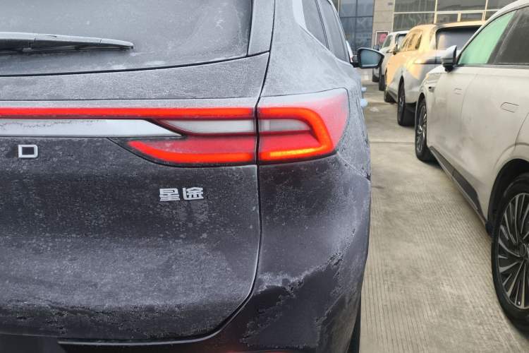 Used  Lingyun 2019 1.6T Two-Wheel Drive Diamond Edition
