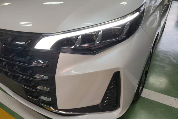 Used GAC Trumpchi M6 2023 PRO 270T DCT Luxury Edition
