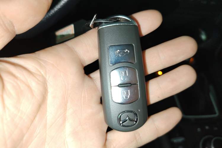 Used Mazda Mazda 3 Axela 2017 Sedan 1.5L Automatic Luxury Model Emission Standard China V
