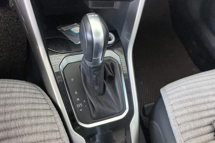 Used Volkswagen T-ROC 2020 280TSI DSG Two-Wheel-Drive Elite Version
