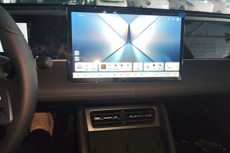 Used BYD Qin L 2025 DM-i Smart Drive 80KM Leading Model
