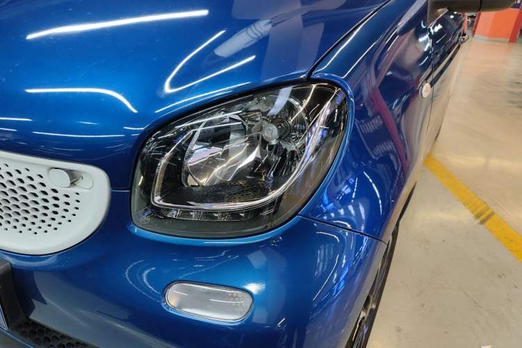 Used  forfour 2016 1.0L 52 kW Passion Edition
