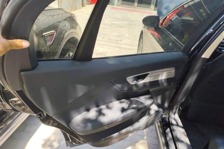 Used Hongqi E-QM5 2023 560km PLUS
