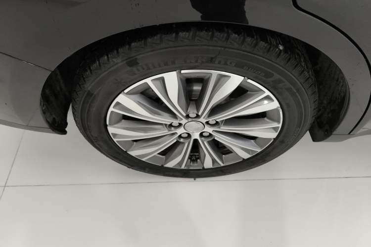 Used Hongqi E-QM5 2024 610 km PLUS
